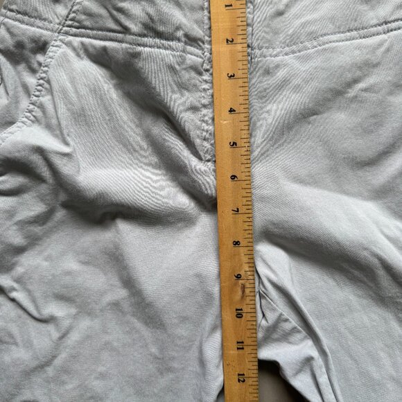 IZOD Golf Light Gray Stretch Shorts Women’s Size 6 | Pockets Mesh Lining Rayon B - Picture 8 of 9